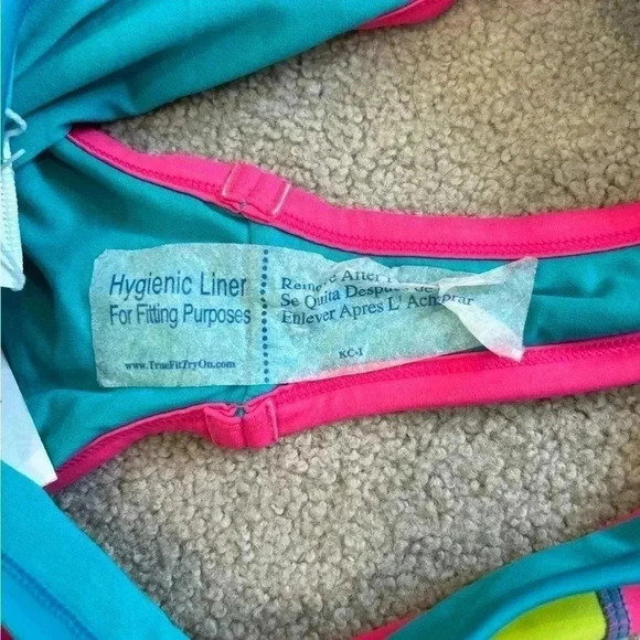 New with tags Neon pink Roxy girls fixed criss cross tr bikini bottoms - Picture 3 of 4